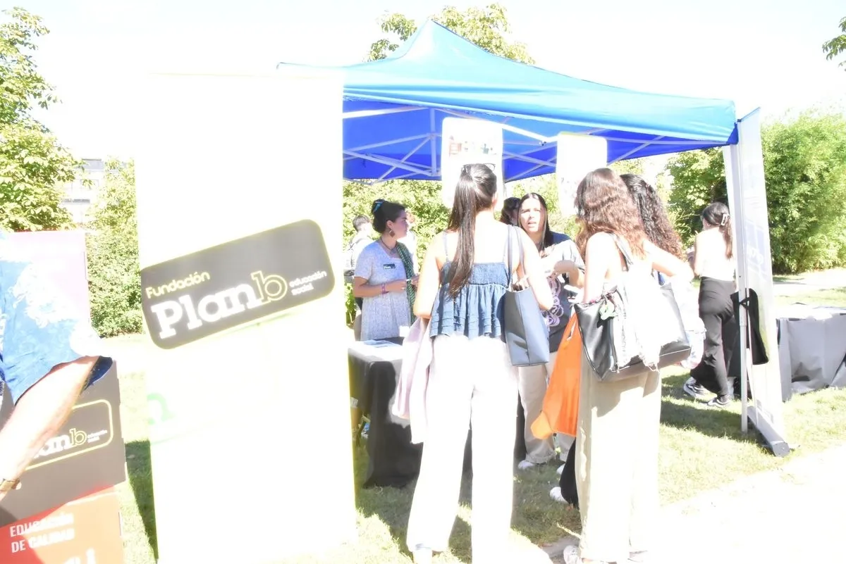 Feria de Bienvenida de la USAL en el Campus Unamuno. Foto de Vanesa Martins