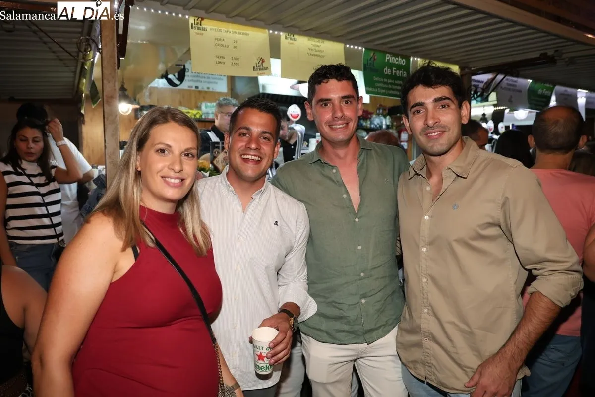 Gran respuesta de público a la Feria de Día en la calle Rector Lucena