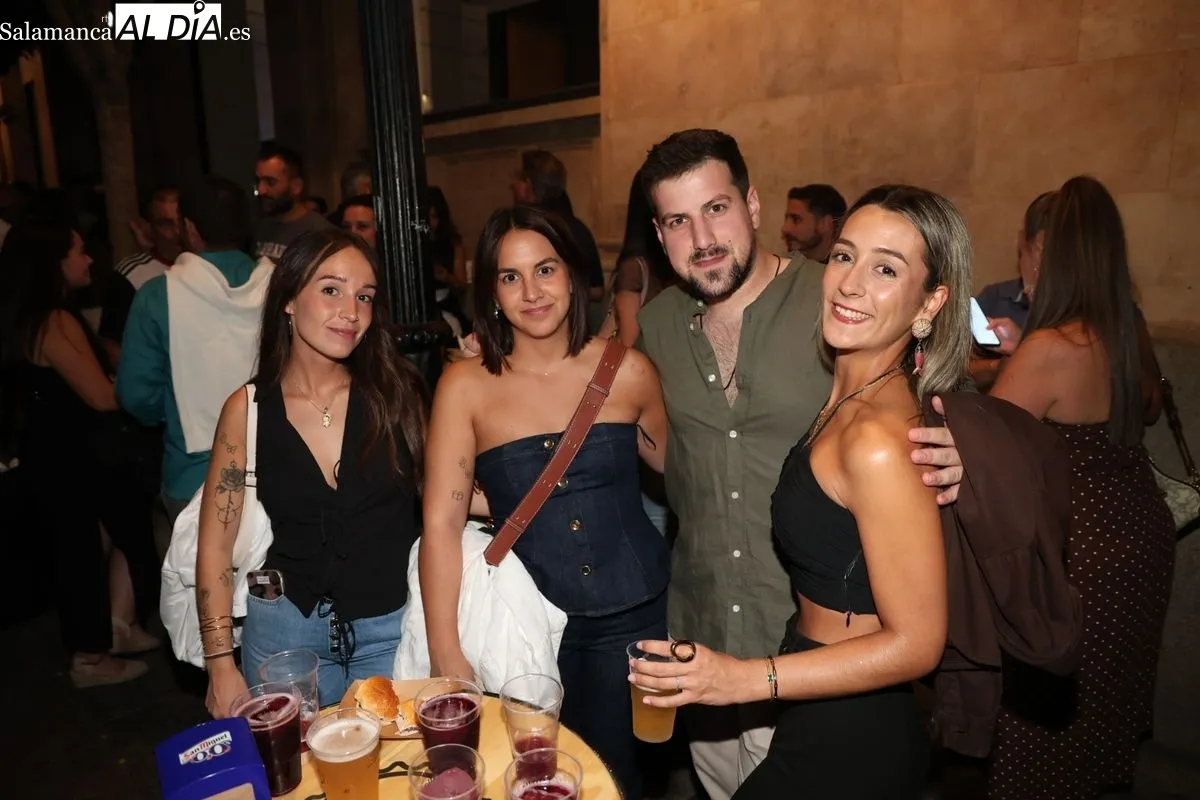 Gran respuesta de público a la Feria de Día en la calle Rector Lucena