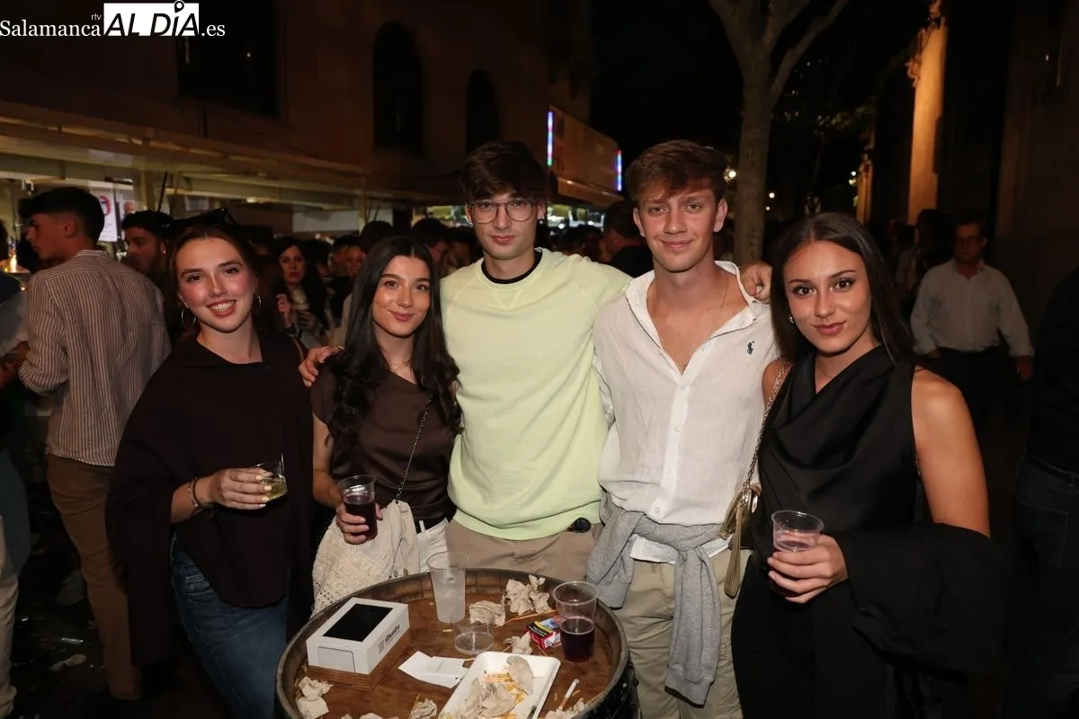 Gran respuesta de público a la Feria de Día en la calle Rector Lucena