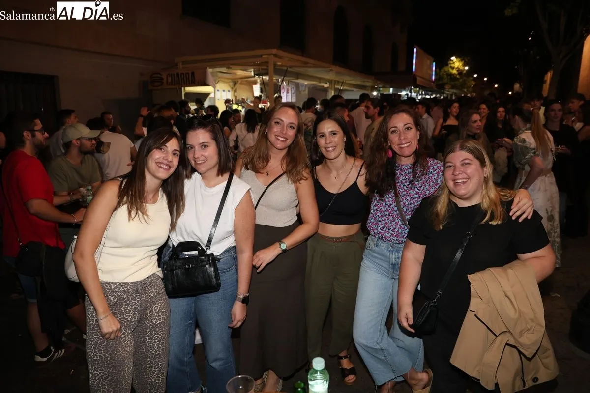 Gran respuesta de público a la Feria de Día en la calle Rector Lucena