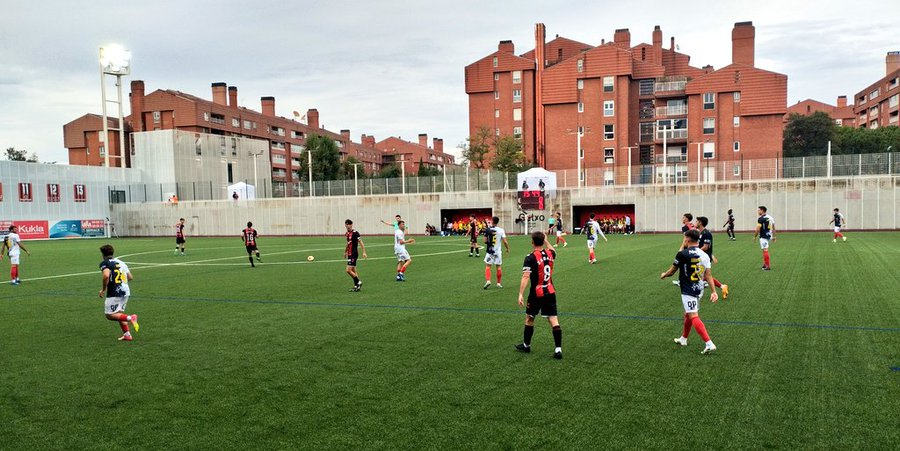 VÍDEO | Unionistas no aprovecha jugar 60 minutos con uno más y un penalti evitable de Juanje le condena contra el Arenas de Getxo (2-1)