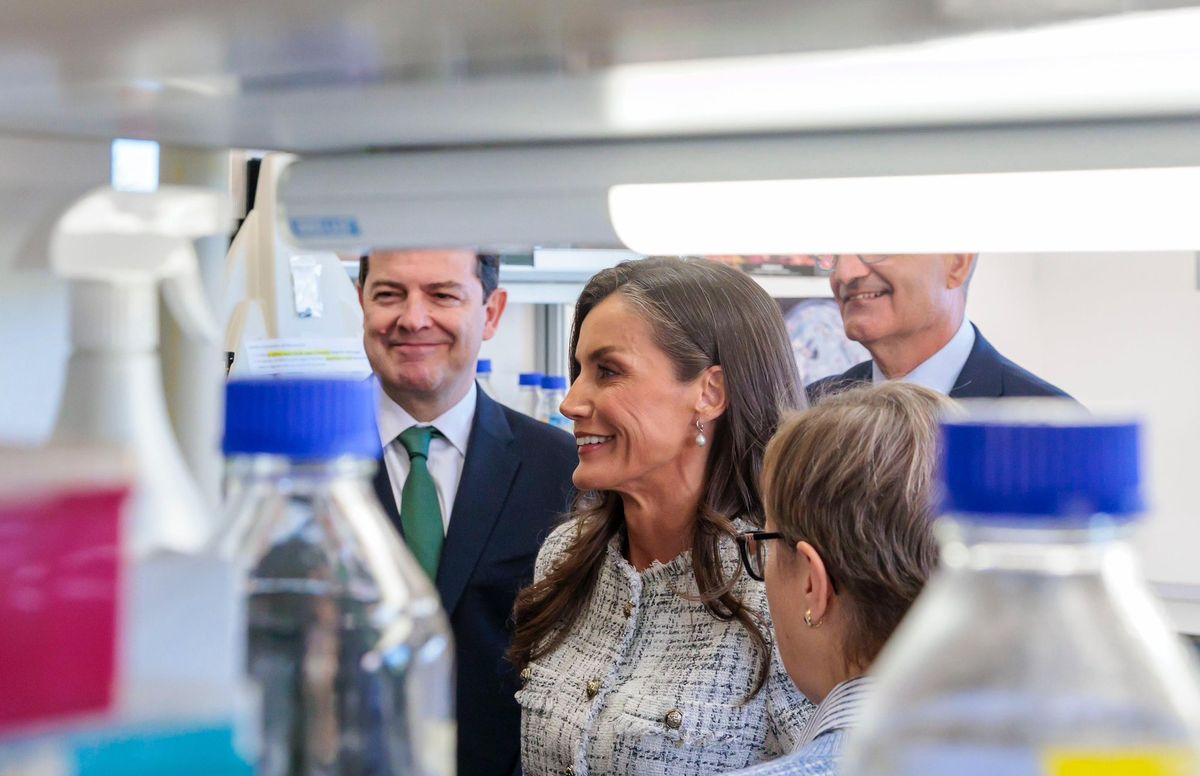 La Reina Letizia y Mañueco en Salamanca por el Día Mundial de la Investigación en Cáncer