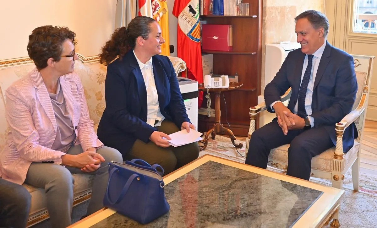 Recepción en el Consistorio de la investigadora Carmen Escudero Martínez, quese ha incorporado al IRNASA-CSIC gracias al Programa de Atracción del Talento del Ayuntamiento de Salamanca