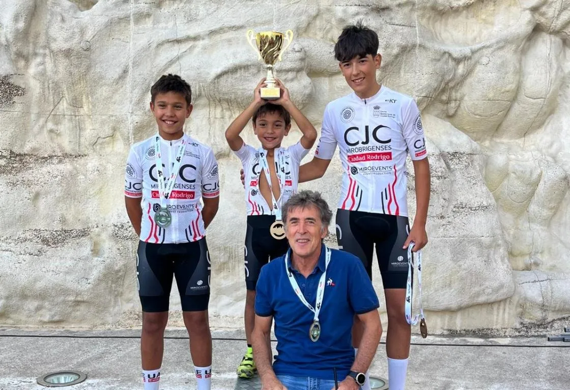 Foto 10 - Samuel Mor&aacute;n sube al podio en el XLIII Trofeo Escuelas Pedro Delgado de Segovia