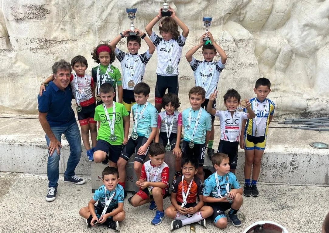 Foto 5 - Samuel Mor&aacute;n sube al podio en el XLIII Trofeo Escuelas Pedro Delgado de Segovia