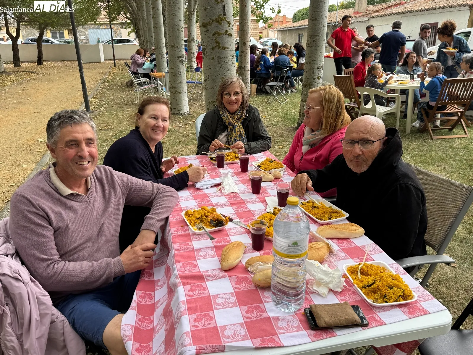 Paellada popular en Villoria