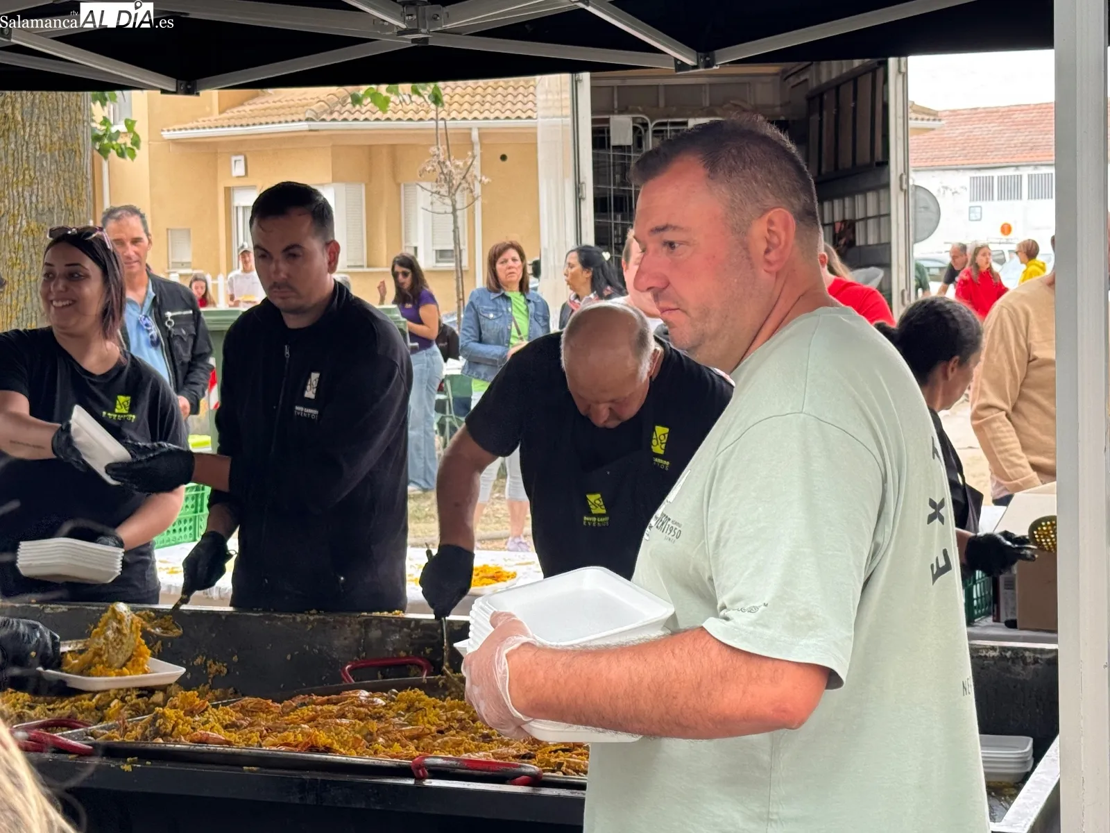 Paellada popular en Villoria