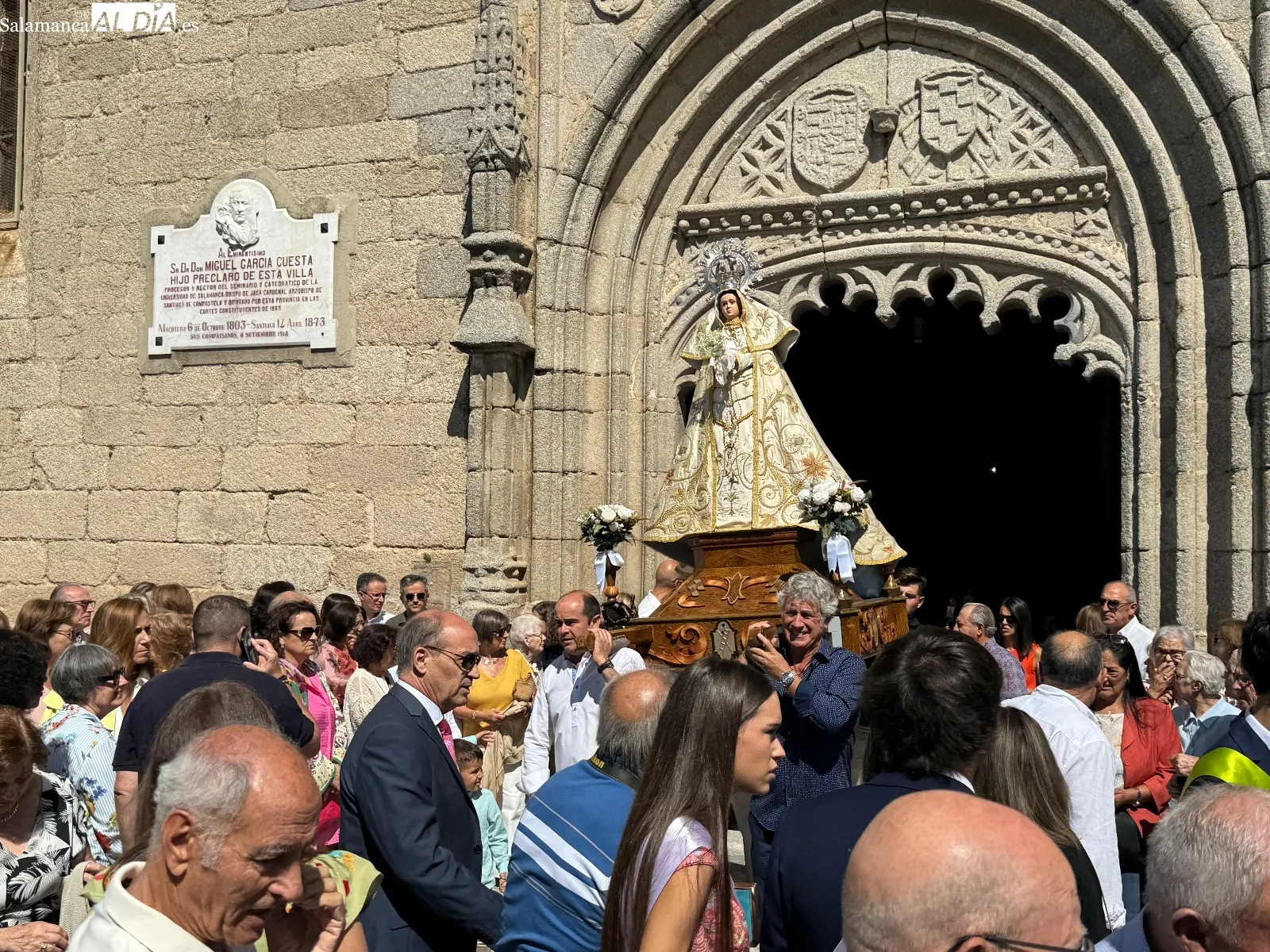Procesión de la Virgen de la Encina en Macotera