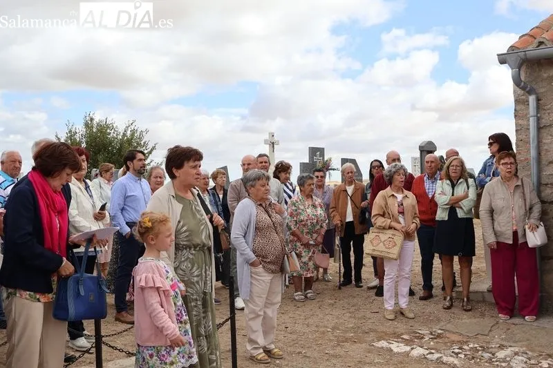 Foto 10 - Palomares de Alba honra a la Virgen de Otero con una emotiva procesi&oacute;n