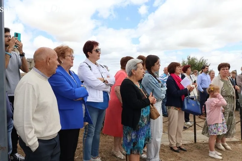 Foto 9 - Palomares de Alba honra a la Virgen de Otero con una emotiva procesi&oacute;n