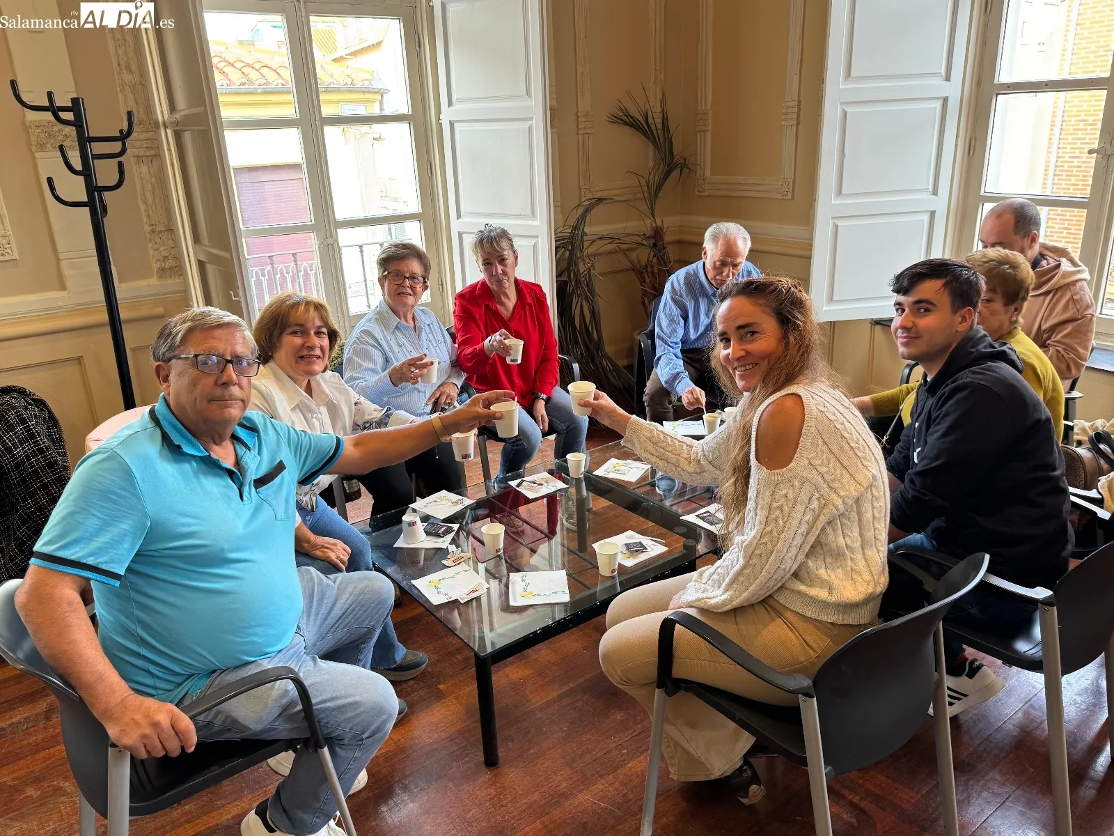 Foto 6 - El Centro Social se llena de ambiente con la esperada fiesta de los mayores