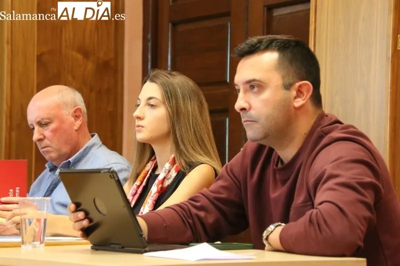 Foto 4 - La gesti&oacute;n diaria y las deudas pendientes centran un intenso debate en el Ayuntamiento de Alba de Tormes