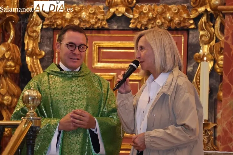 Foto 10 - La Bas&iacute;lica de la Anunciaci&oacute;n estrena un nuevo escudo cargado de simbolog&iacute;a teresiana