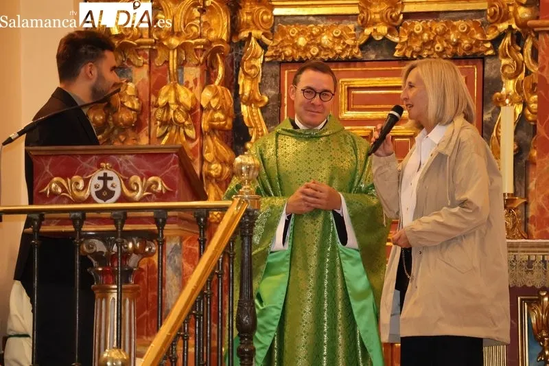 Foto 9 - La Bas&iacute;lica de la Anunciaci&oacute;n estrena un nuevo escudo cargado de simbolog&iacute;a teresiana