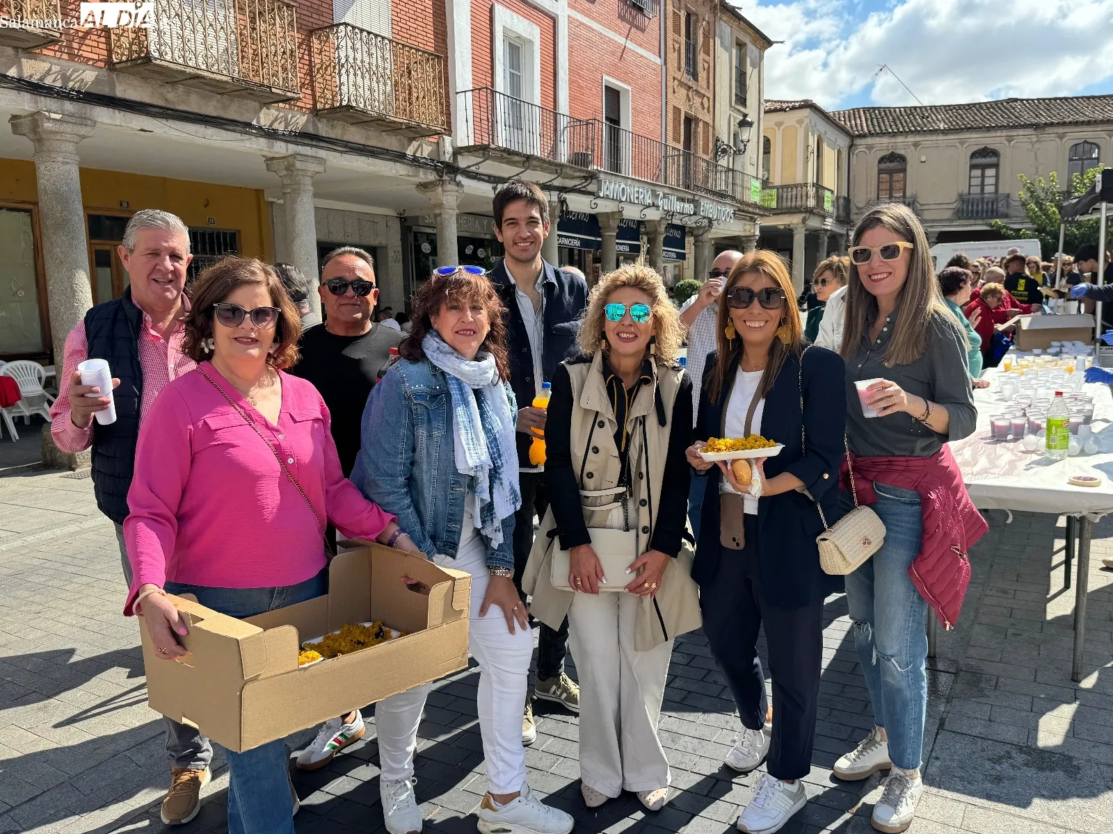 Paellada popular solidaria en las fiestas de San Miguel