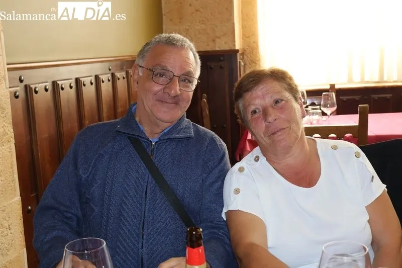 Foto 14 - El Barrio San Miguel cierra sus fiestas con la comida de hermandad en el restaurante Do&ntilde;a Matea