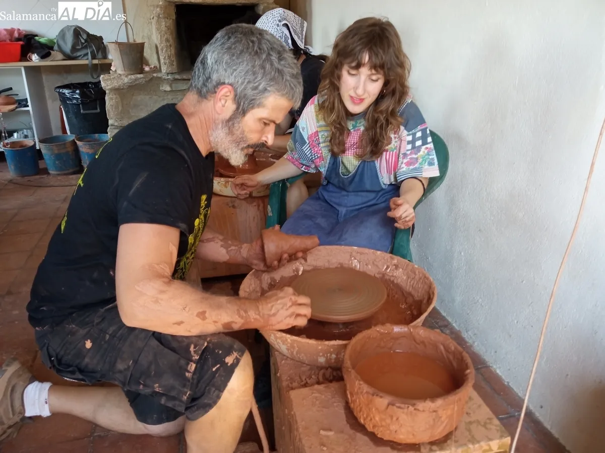 Nueve artesanos de seis comunidades autónomas han participado en Monleras en una Residencia Artística y Artesana