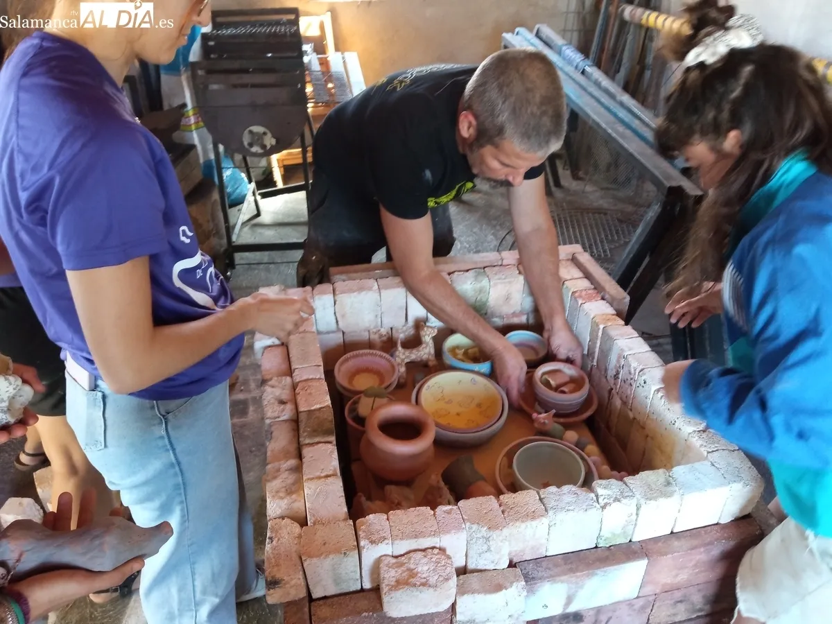Nueve artesanos de seis comunidades autónomas han participado en Monleras en una Residencia Artística y Artesana