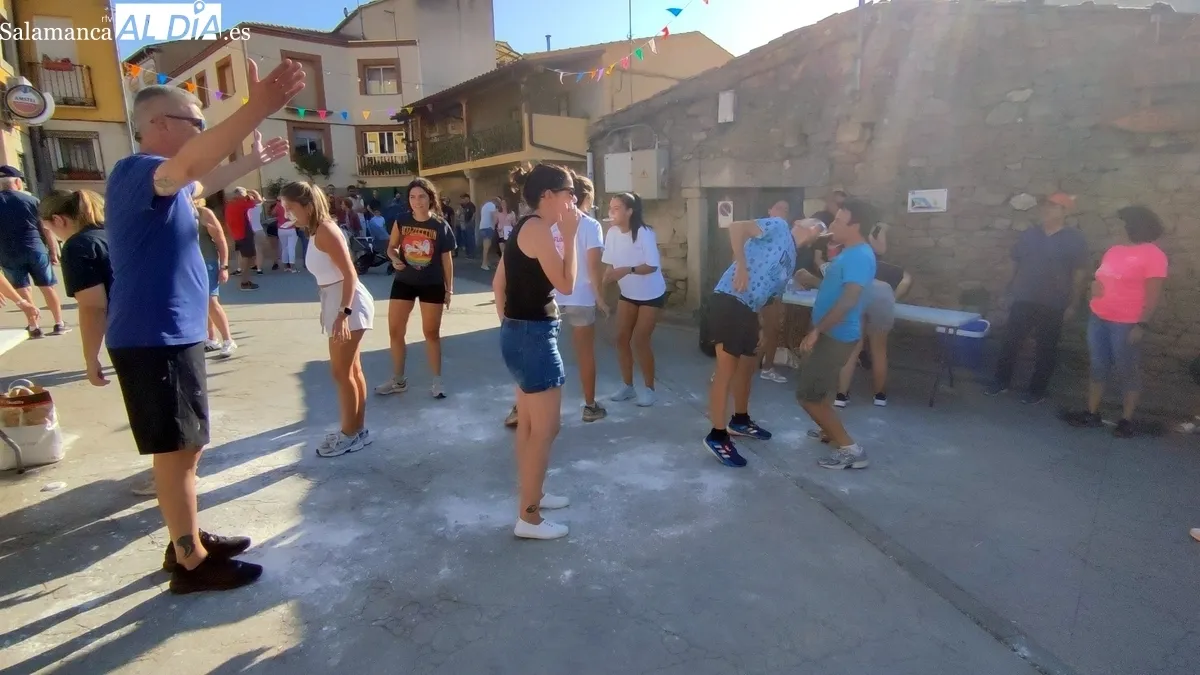 Divertida yincana de peñas con juegos populares como prólogo a las fiestas de Mieza 
