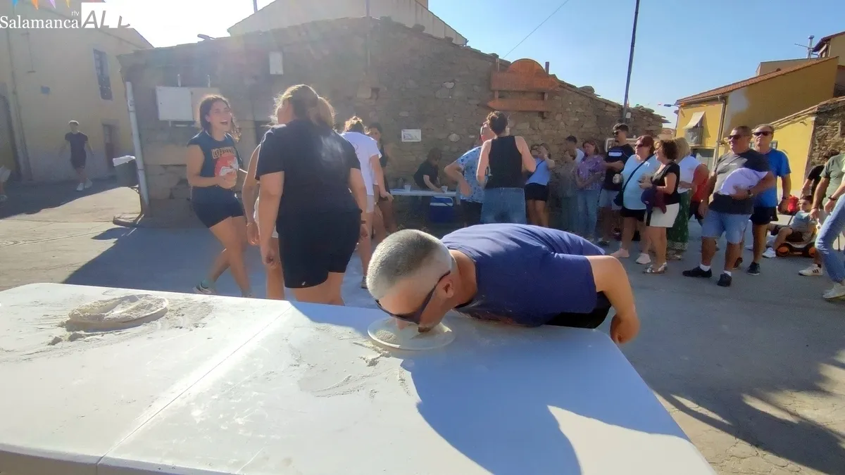 Divertida yincana de peñas con juegos populares como prólogo a las fiestas de Mieza 