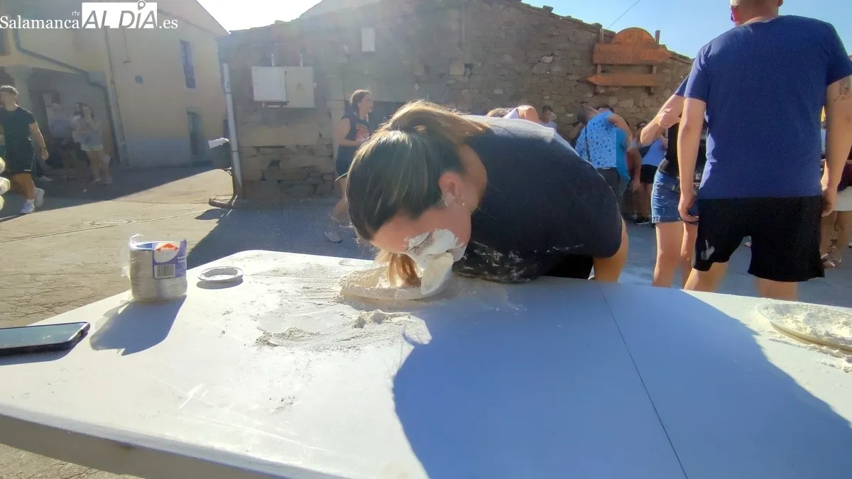 Divertida yincana de peñas con juegos populares como prólogo a las fiestas de Mieza 