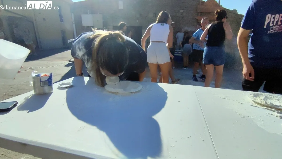 Divertida yincana de peñas con juegos populares como prólogo a las fiestas de Mieza 