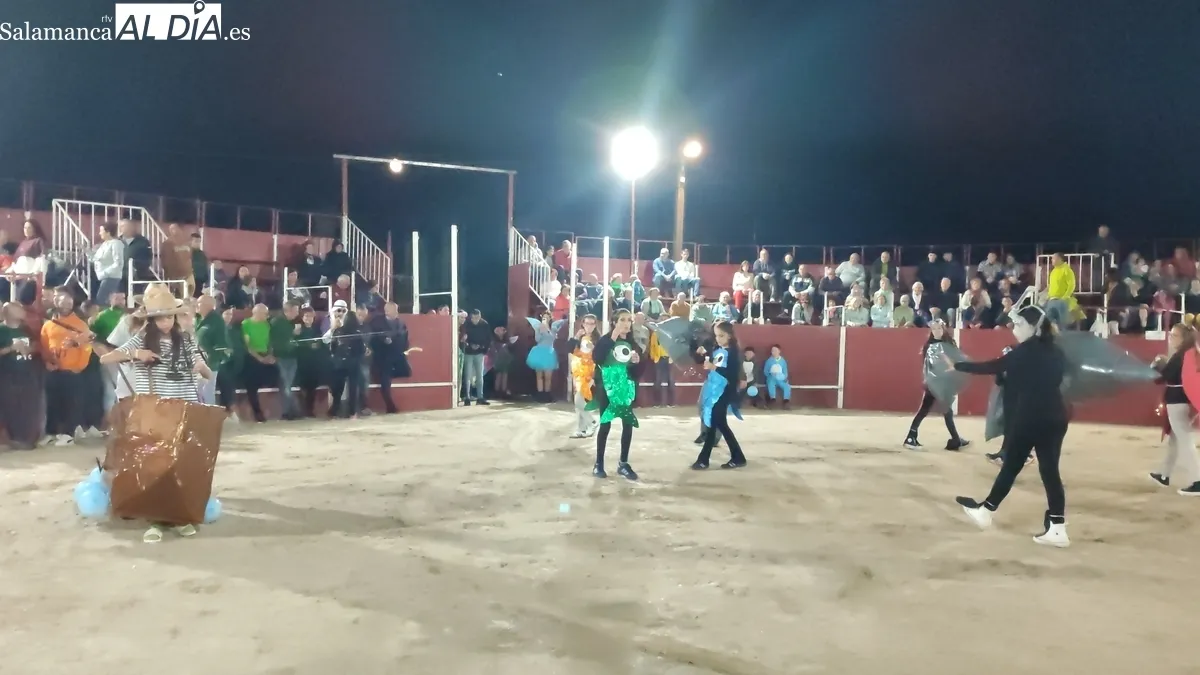 Vibrante inicio de las fiestas de Barruecopardo / CORRAL