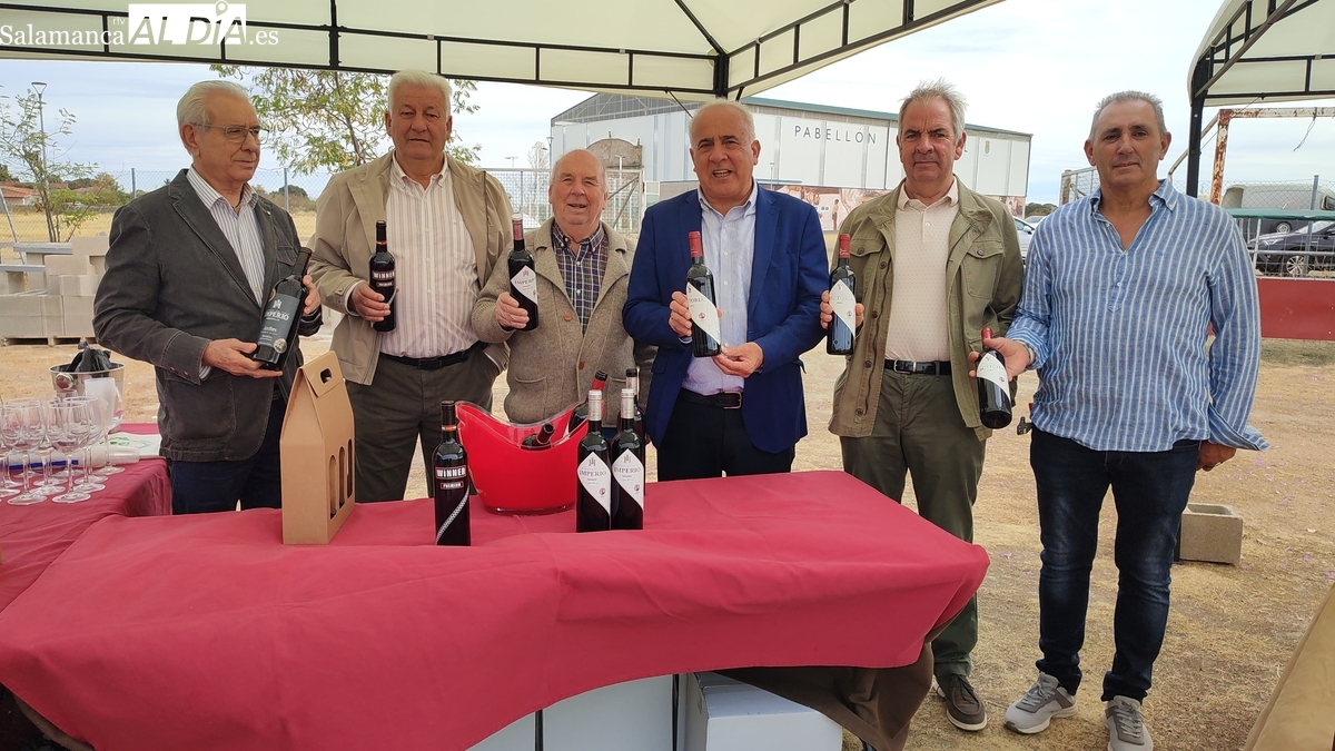 Feria de Alimentación, Artesanía y Feria Canina de Villar de Peralonso