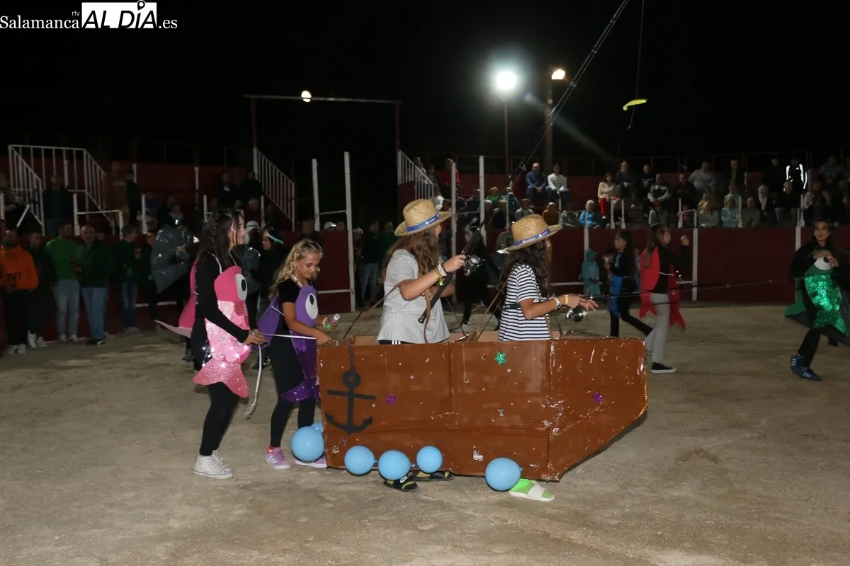 Vibrante inicio de las fiestas de Barruecopardo / CORRAL