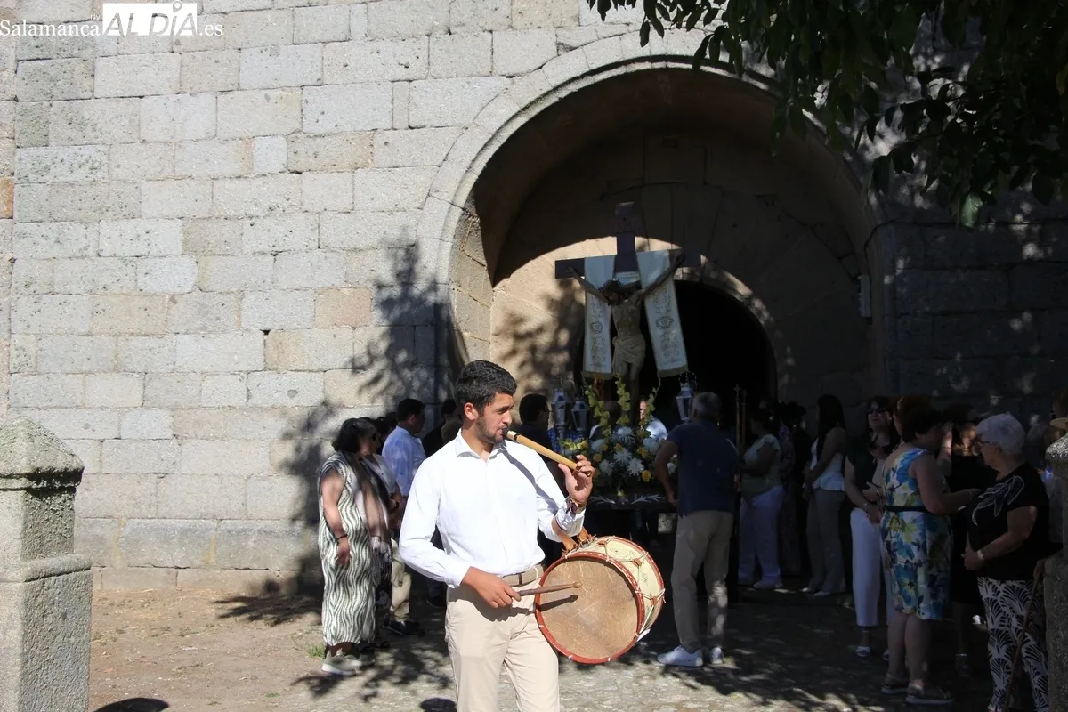 Actos religiosos y festejos taurinos se funden en Bañobárez en honor al Cristo de la Salud / MARIBEL SÁNCHEZ 