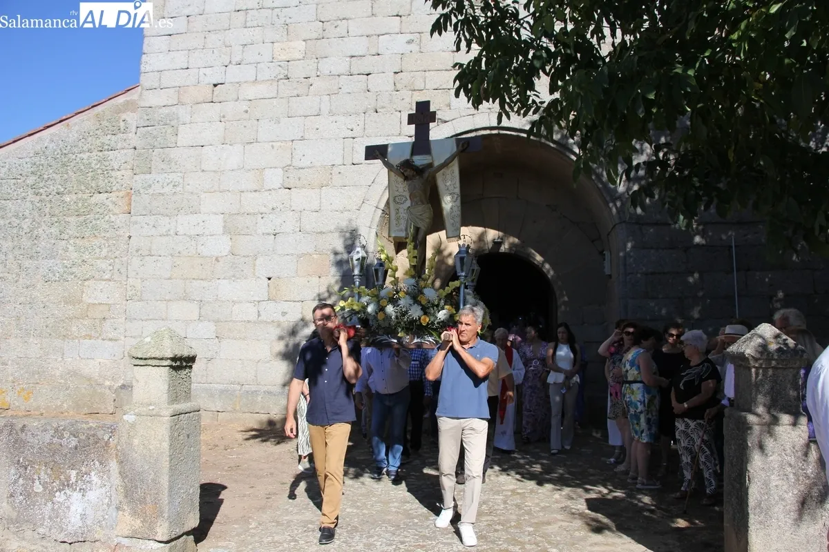 Actos religiosos y festejos taurinos se funden en Bañobárez en honor al Cristo de la Salud / MARIBEL SÁNCHEZ 
