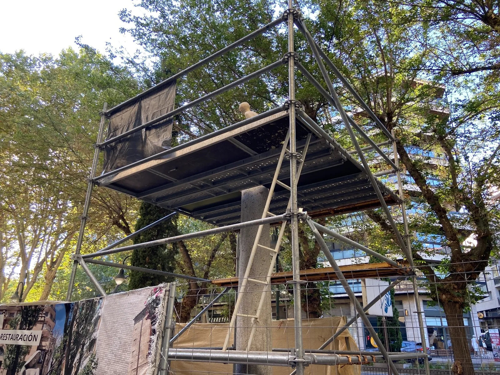 'Diario de un restaurador' : Así es la 'cirugía' artística a la que están sometiendo seis obras en Salamanca y que el artista charro narra en redes sociales 