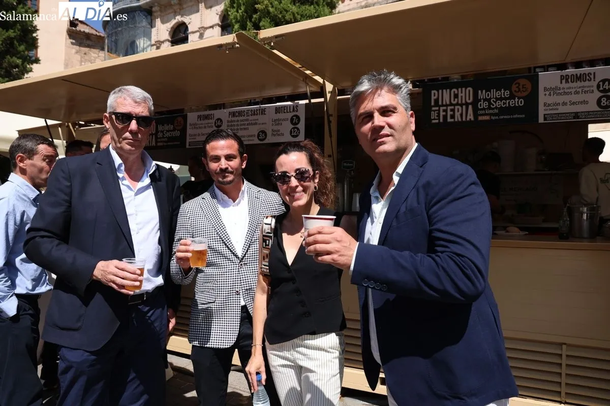 Inauguración de la Feria de Día de Salamanca en las casetas de la plaza del Mercado. Fotos: David Sañudo