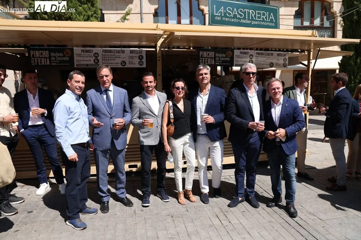 Inauguración de la Feria de Día de Salamanca en las casetas de la plaza del Mercado. Fotos: David Sañudo