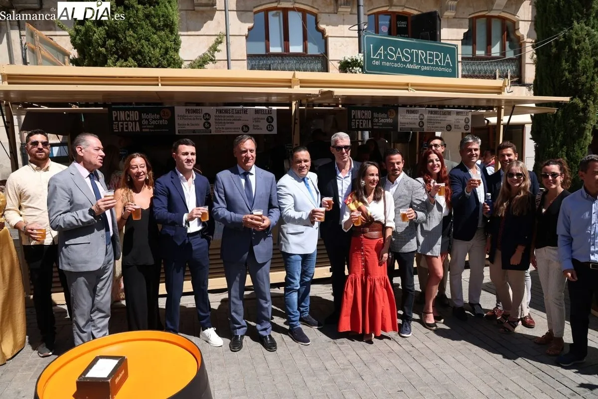 Inauguración de la Feria de Día de Salamanca en las casetas de la plaza del Mercado. Fotos: David Sañudo