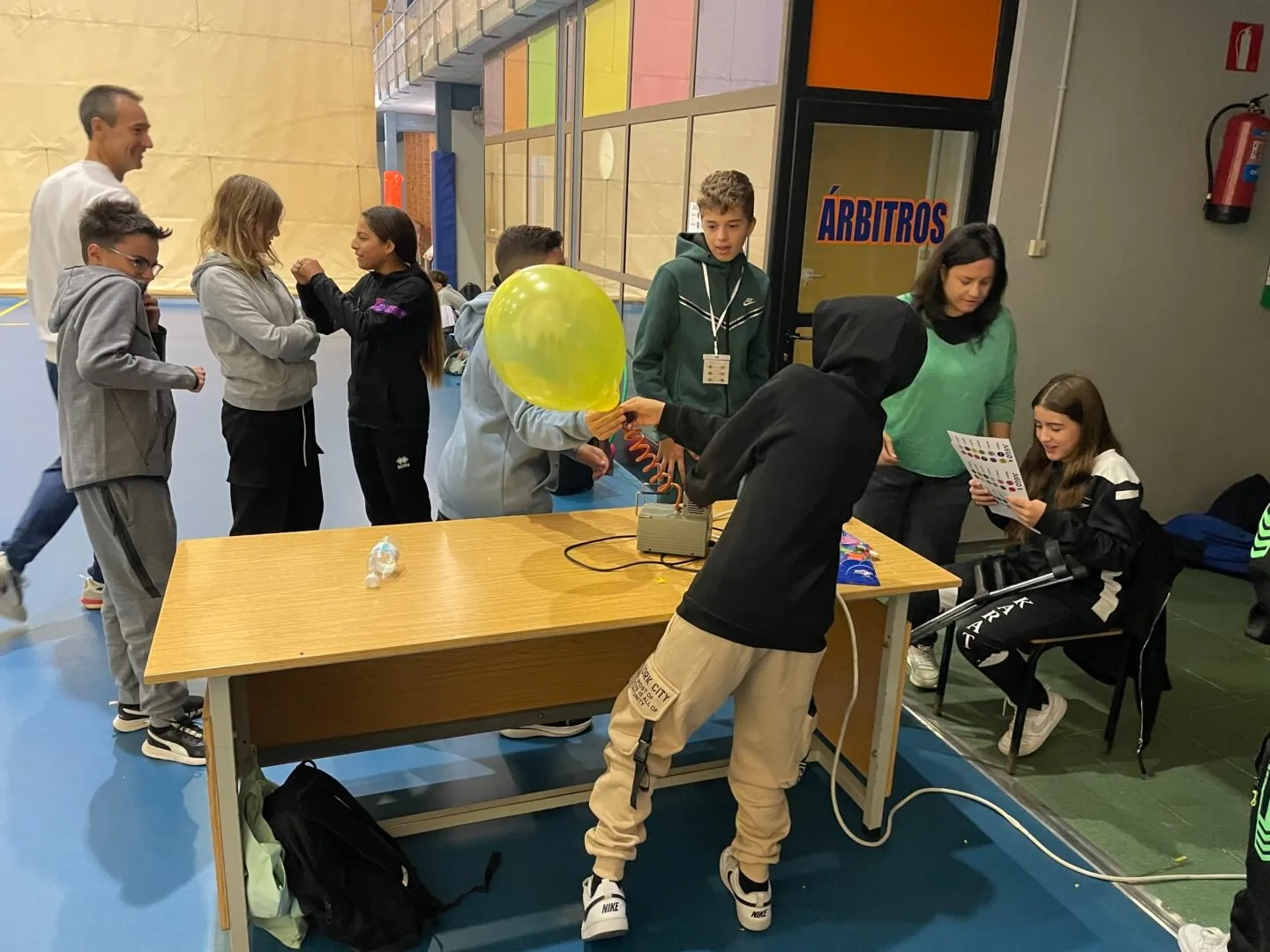 Foto 4 - El IES V&iacute;a de la Plata de Guijuelo da la bienvenida a 70 alumnos de la ESO con un 'Grand Prix' (FOTOS)