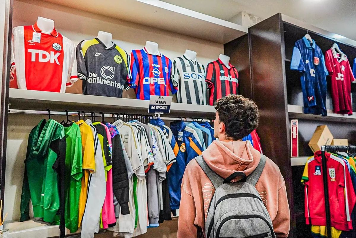 El Tormes acoge una Pop Up exclusiva de camisetas de fútbol