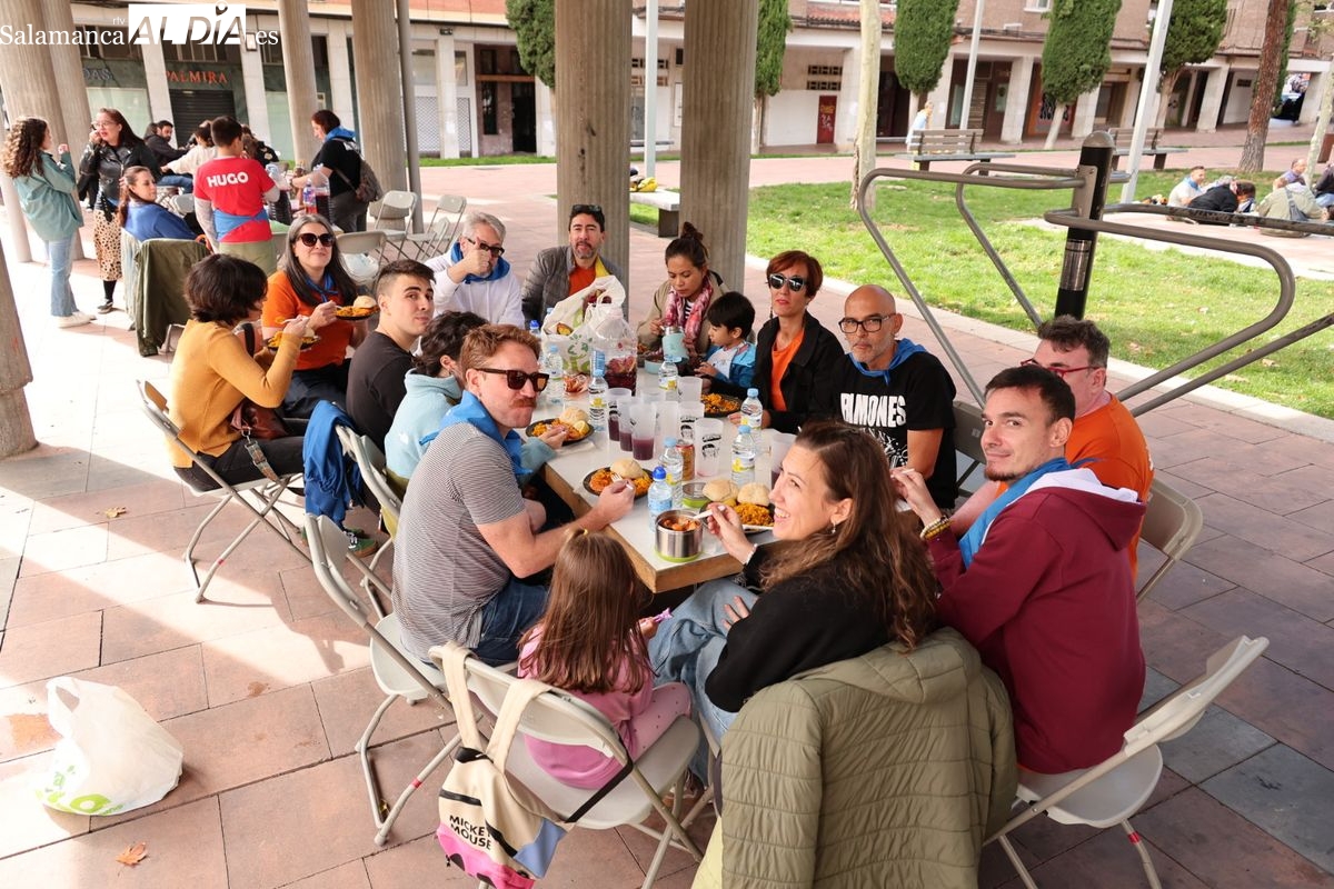 Fiestas de Garrido: paella popular en la plaza de Barcelona