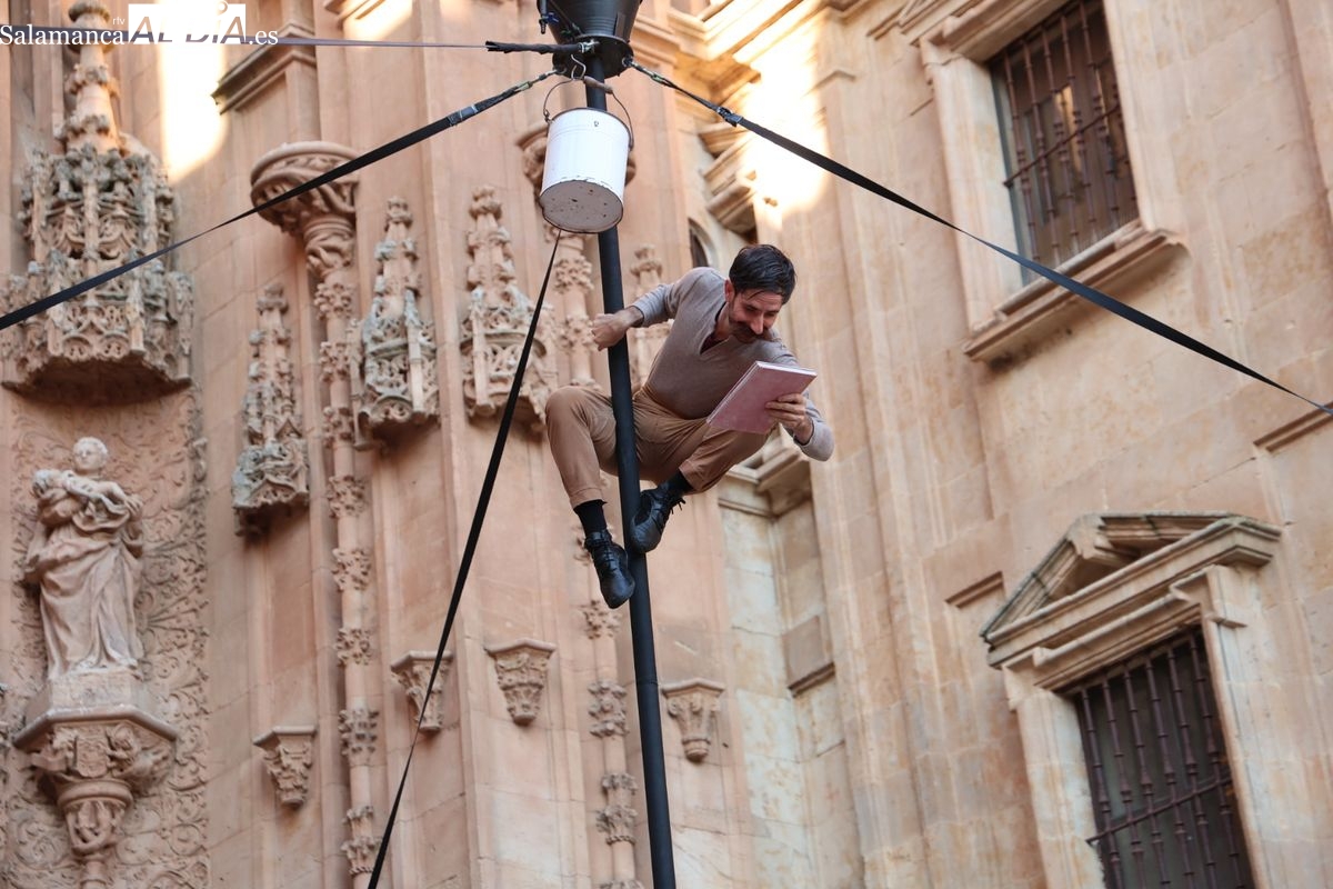 Circo Carpa Diem triunfa en Salamanca con DOPPIOZERO