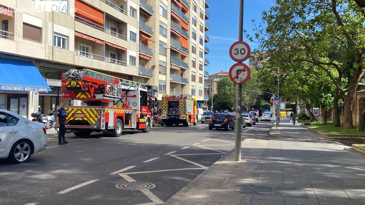 Bomberos en Salamanca: susto por el humo de una caldera en la avenida de Villamayor
