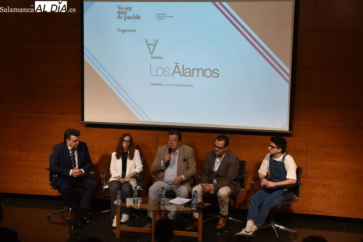Presentación en la Cámara de Comercio del VIII Congreso de Quesería La Antigua. Foto de Miguel A. González