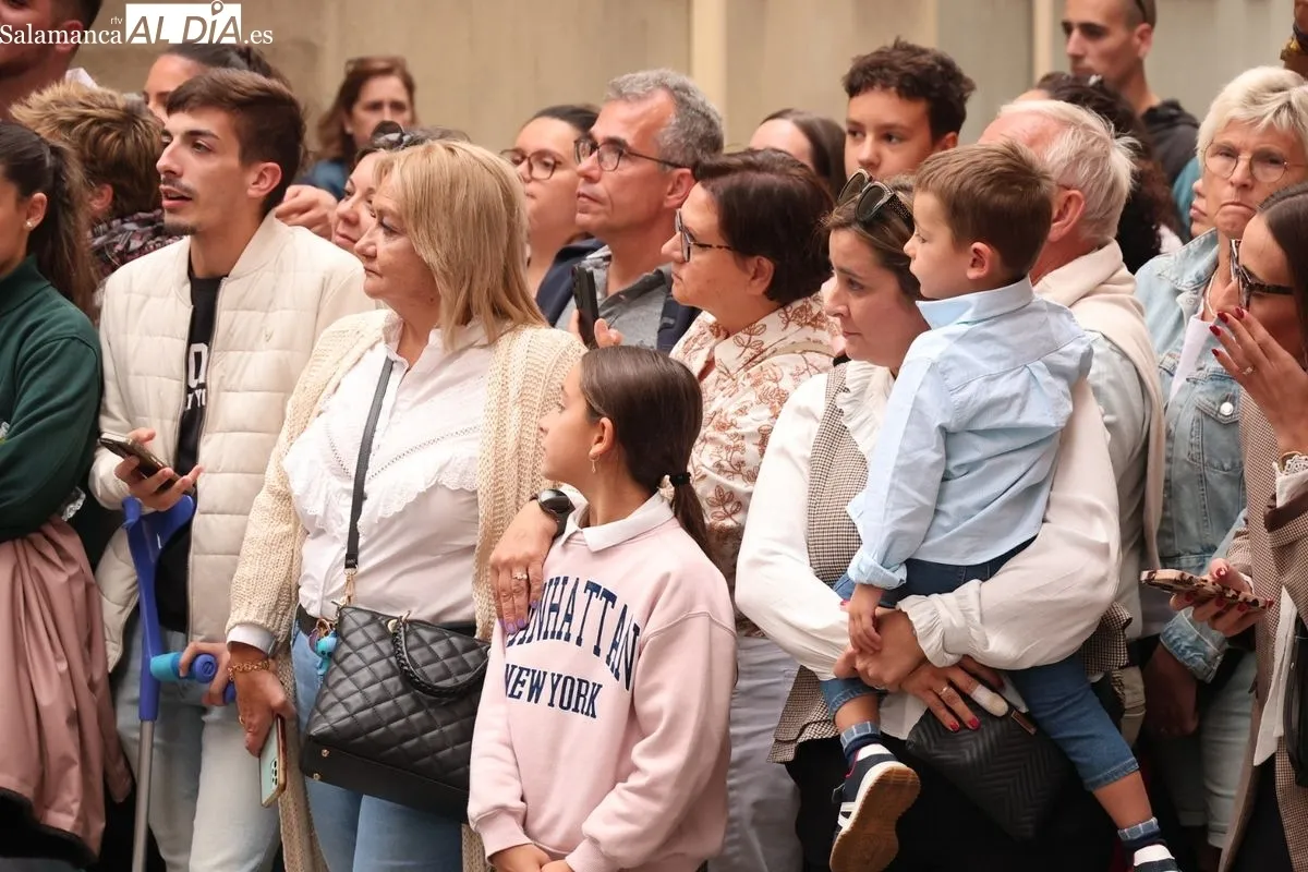Procesión extraordinaria de Nuestra Señora de la Esperanza por las calles de Salamanca. Foto: David Sañudo