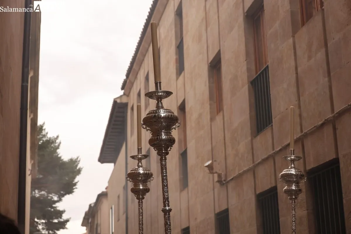 Procesión extraordinaria de Nuestra Señora de la Esperanza por las calles de Salamanca. Foto: David Sañudo