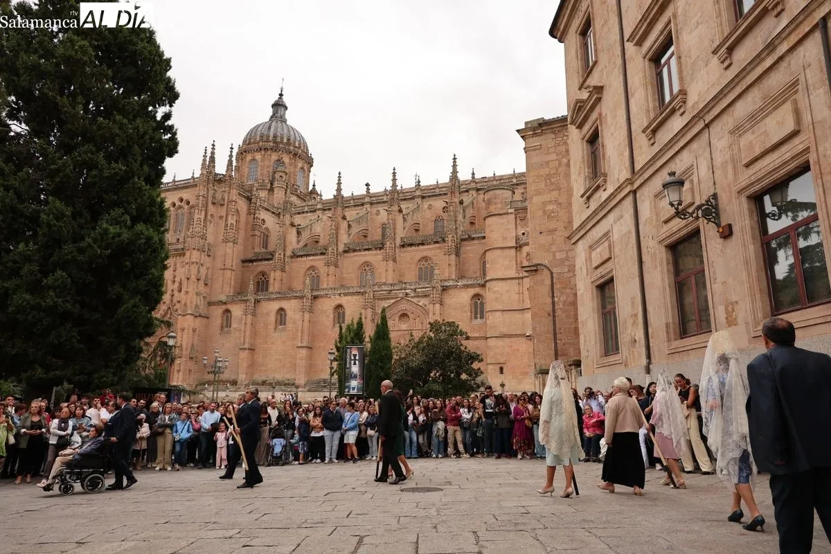 Procesión extraordinaria de Nuestra Señora de la Esperanza por las calles de Salamanca. Foto: David Sañudo