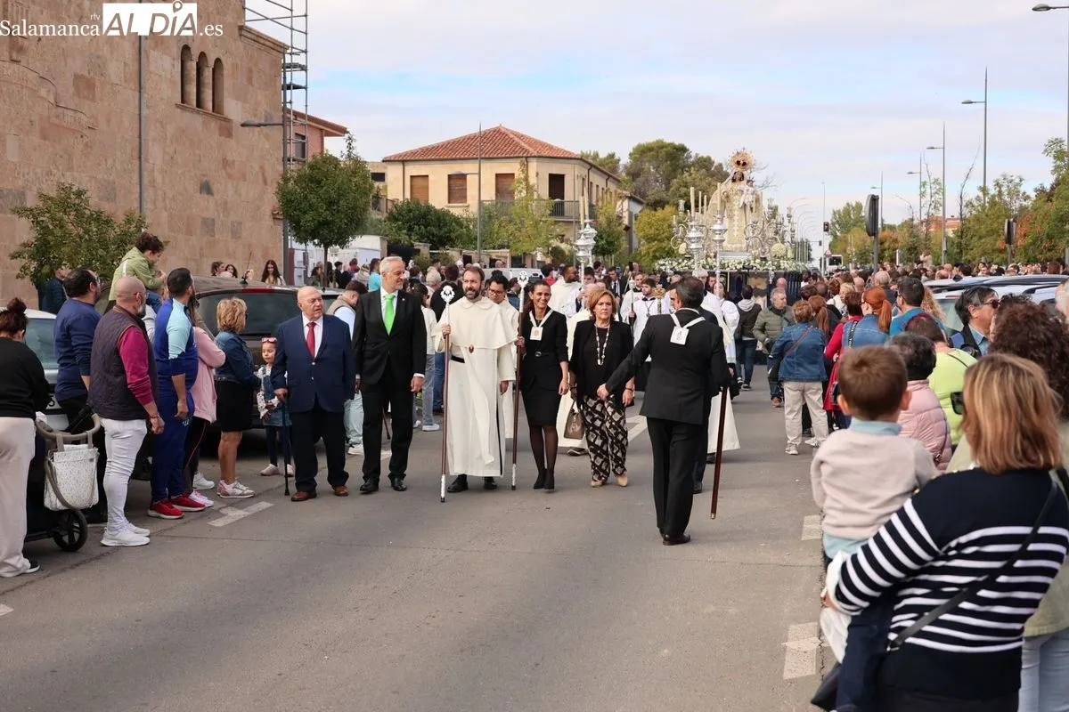 Procesión de la Virgen de la Merced por calles de los barrios de Salesas y Labradores. Foto: David Sañudo