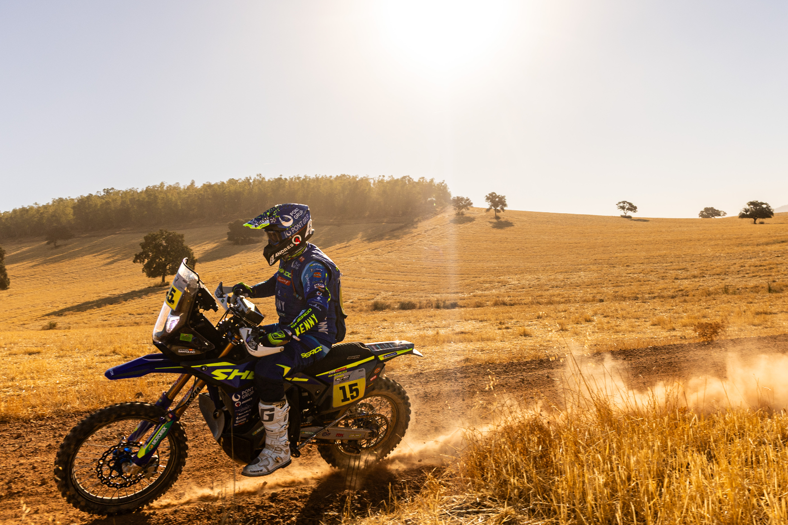 Santolino termina en Portugal con un neumático destrozado