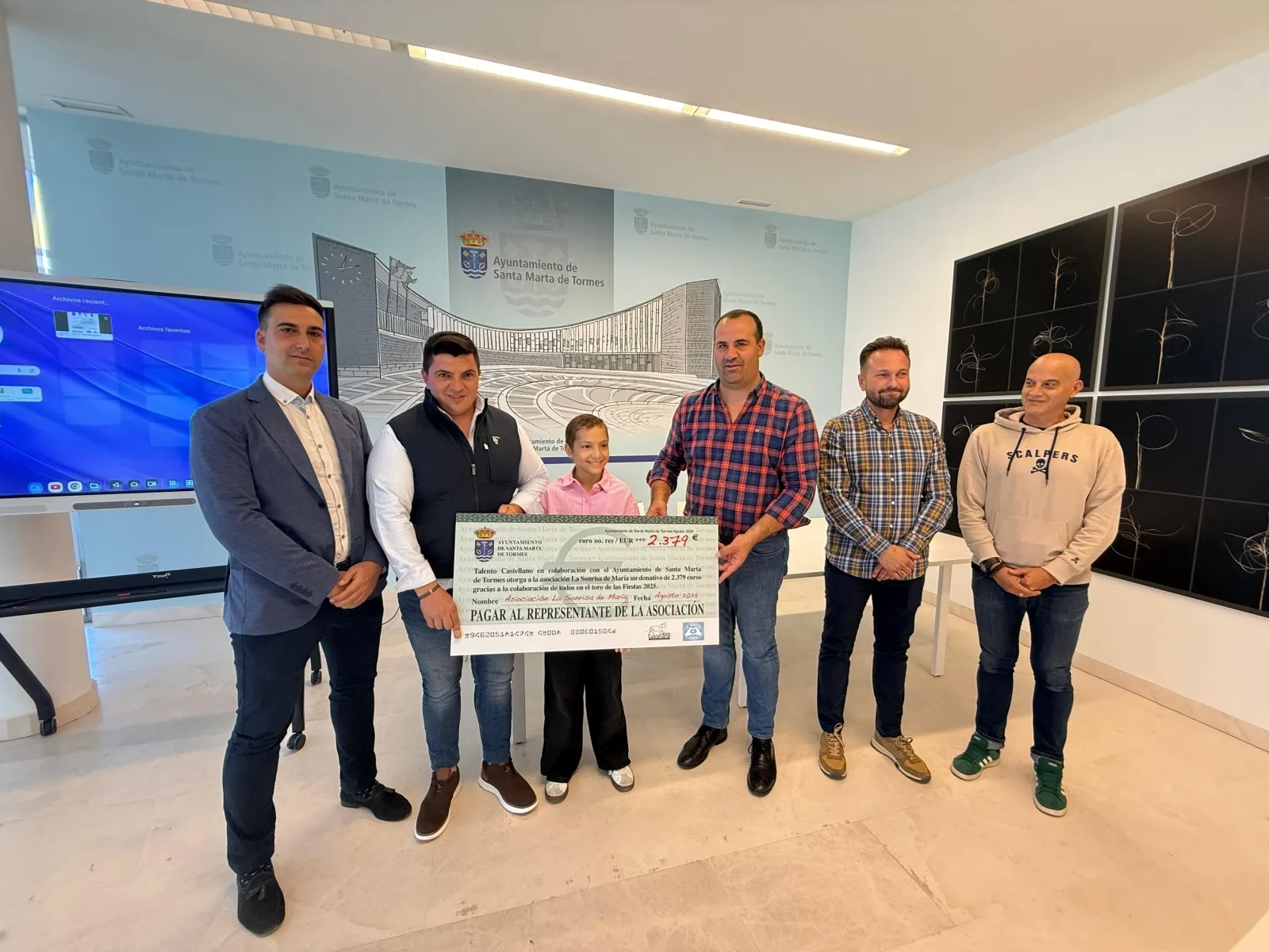 Foto 2 - La solidaridad taurina de Santa Marta recauda m&aacute;s de 2.300 euros para la asociaci&oacute;n La Sonrisa de Mar&iacute;a