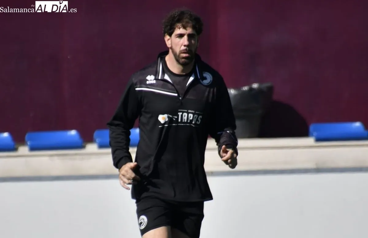 Nuevo preparador físico, Roberto Cantarero García, en su primer entrenamiento con Unionistas