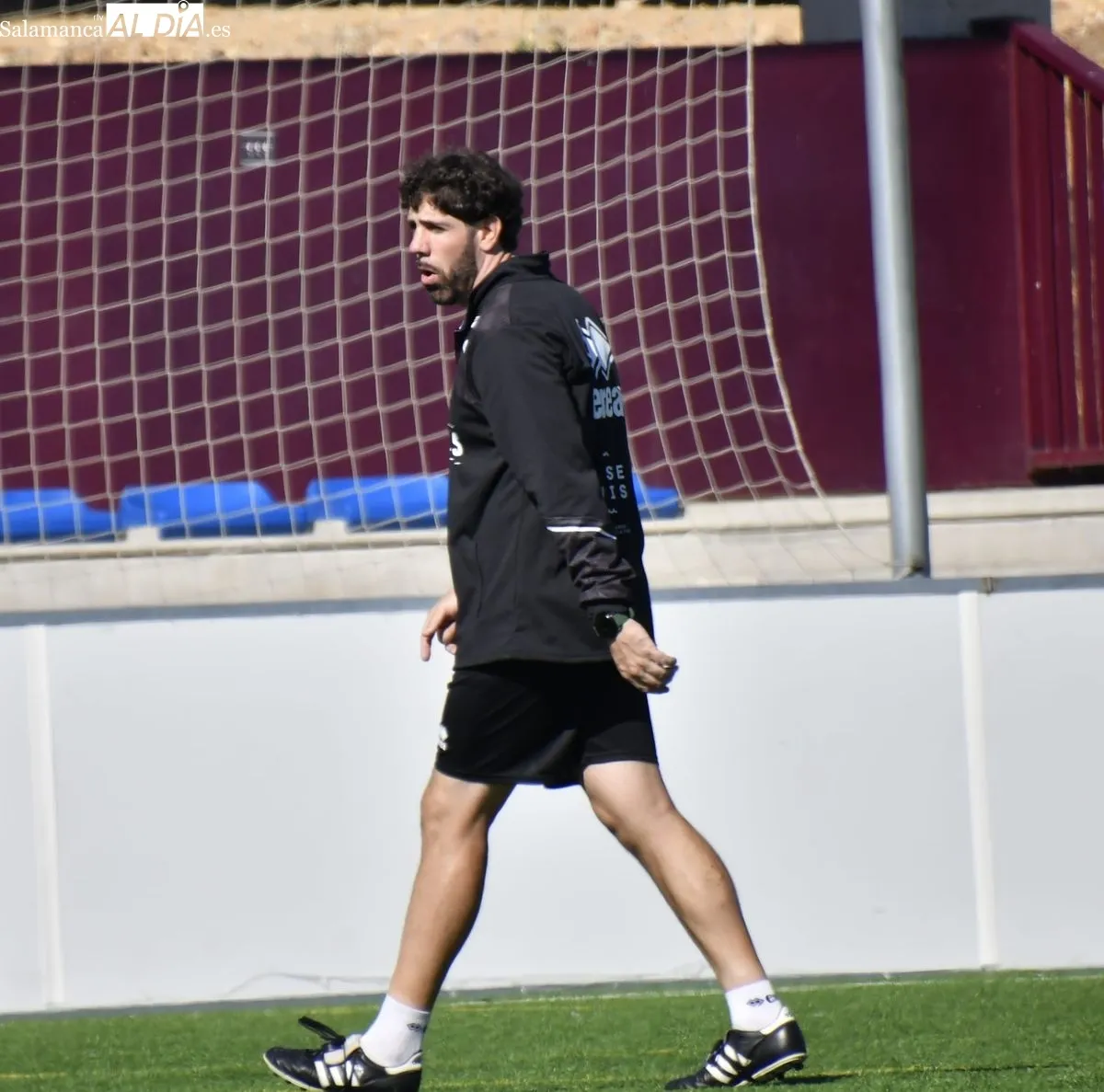 Nuevo preparador físico, Roberto Cantarero García, en su primer entrenamiento con Unionistas